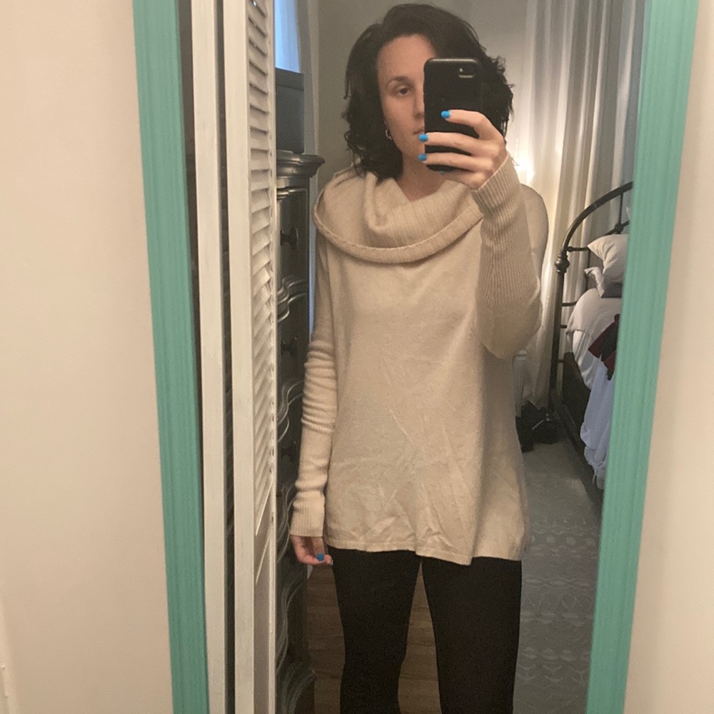 Cowl neck lambswool vineyard vines sweater